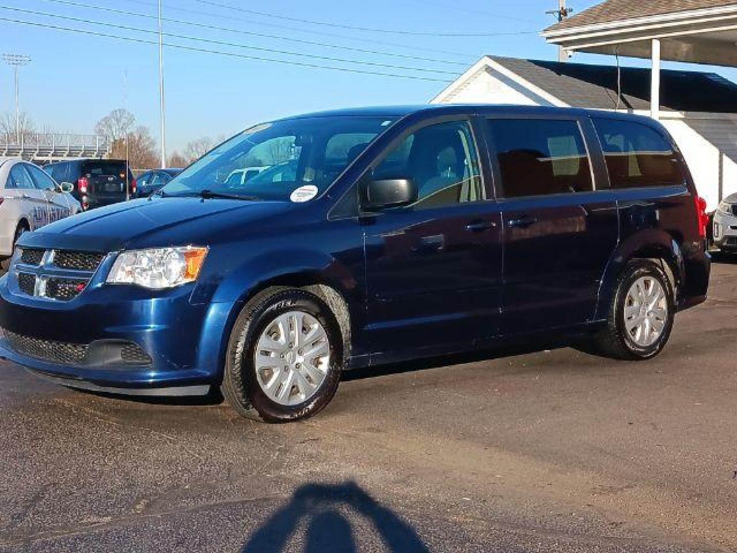 2017 Contusion Blue Pearl Coat Dodge Grand Caravan SE (2C4RDGBG6HR) with an 3.6L V6 DOHC 24V engine, 6-Speed Automatic transmission, located at 880 E. National Road, Vandalia, OH, 45377, (937) 908-9800, 39.892189, -84.181015 - Photo#2