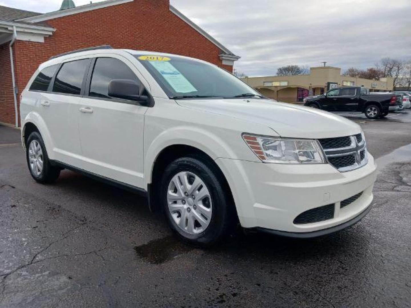 2017 White Dodge Journey SE (3C4PDCAB8HT) with an 2.4L L4 DOHC 16V engine, 4-Speed Automatic transmission, located at 1951 S Dayton Lakeview Rd., New Carlisle, OH, 45344, (937) 908-9800, 39.890999, -84.050255 - Photo#0