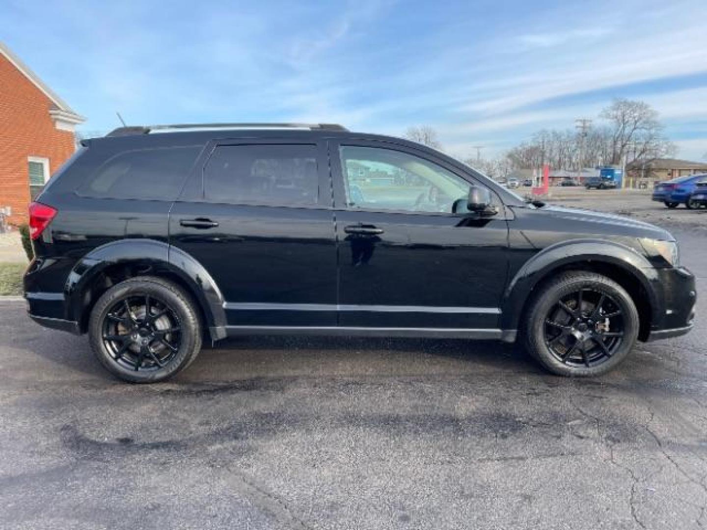 2017 Pitch Black Clear Coat Dodge Journey GT AWD (3C4PDDEG8HT) with an 3.6L V6 DOHC 24V engine, 6-Speed Automatic transmission, located at 1230 East Main St, Xenia, OH, 45385, (937) 908-9800, 39.687321, -83.910294 - Photo#5