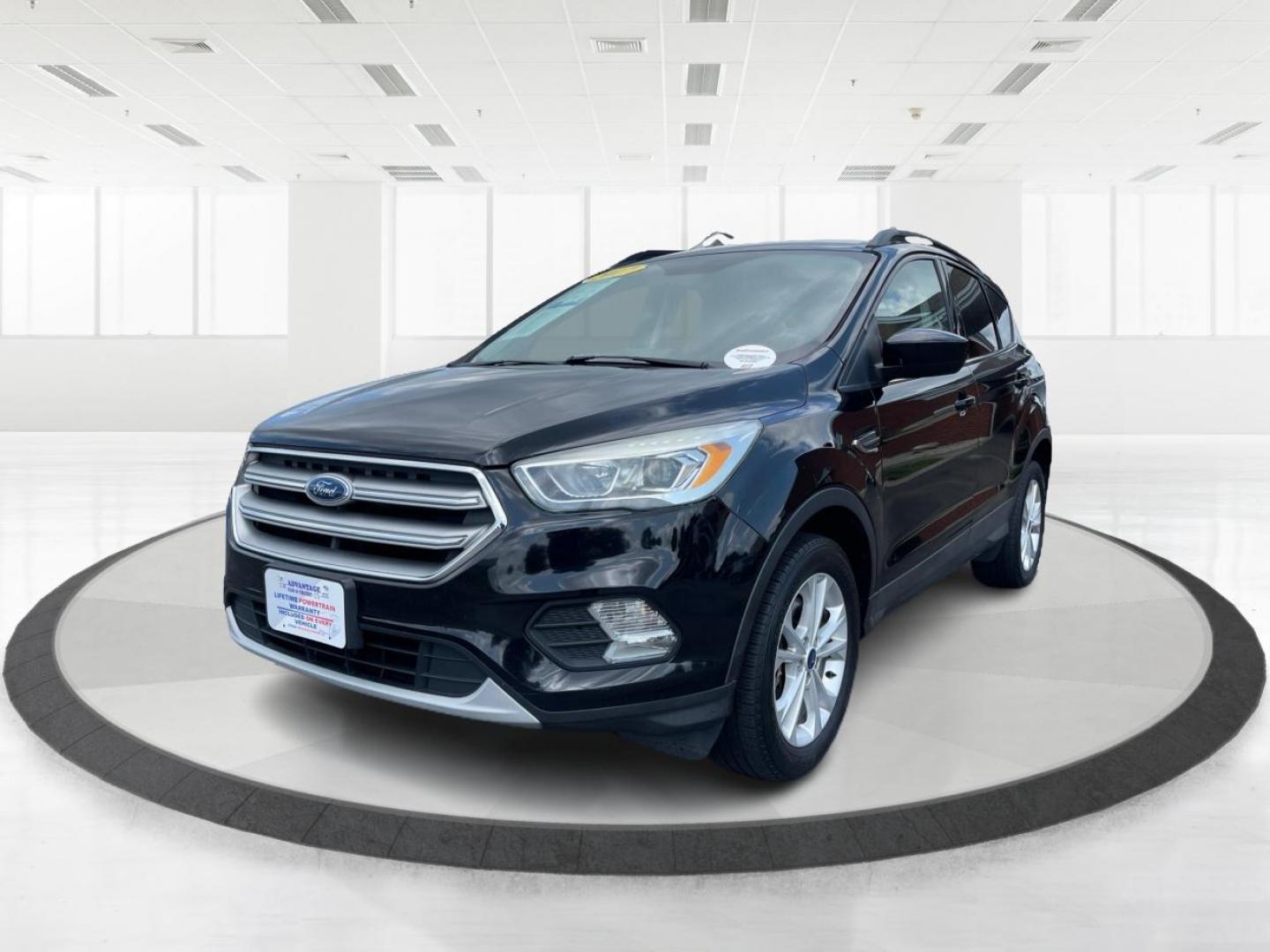 2017 Shadow Black Ford Escape SE 4WD (1FMCU9GD9HU) with an 1.5L L4 DOHC 16V engine, 6A transmission, located at 1230 East Main St, Xenia, OH, 45385, (937) 908-9800, 39.687321, -83.910294 - Photo#7