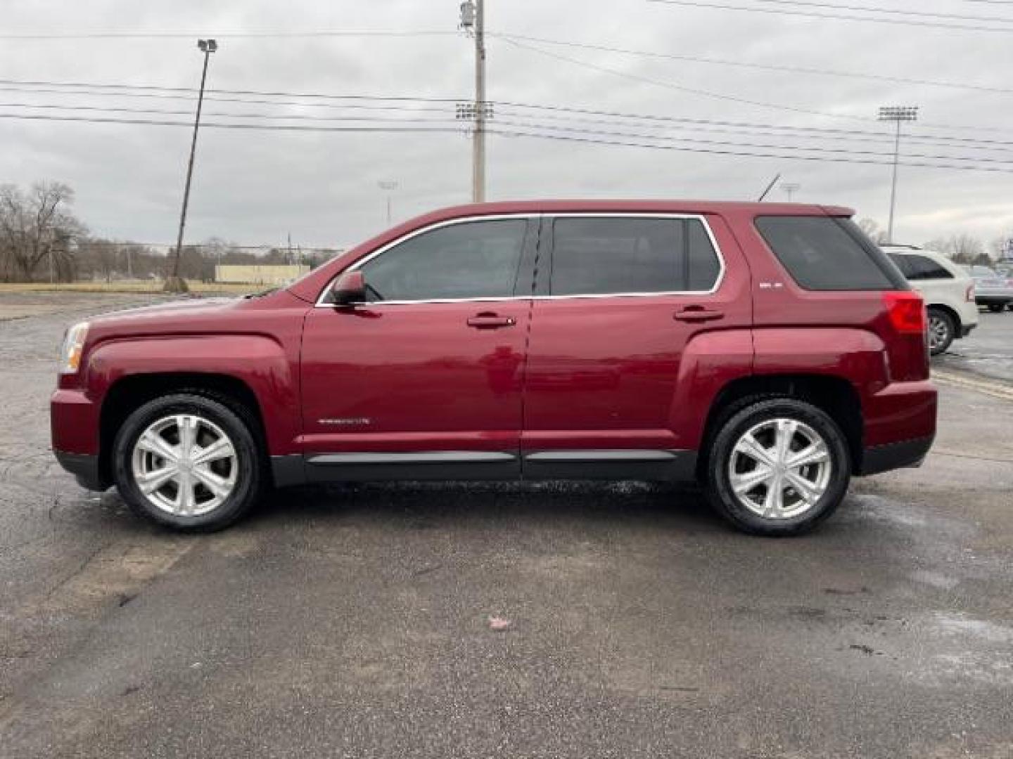 2017 Crimson Red Tintcoat GMC Terrain SLE2 AWD (2GKFLSEKXH6) with an 2.4L L4 DOHC 16V engine, 6-Speed Automatic transmission, located at 1184 Kauffman Ave, Fairborn, OH, 45324, (937) 908-9800, 39.807365, -84.029114 - Photo#2