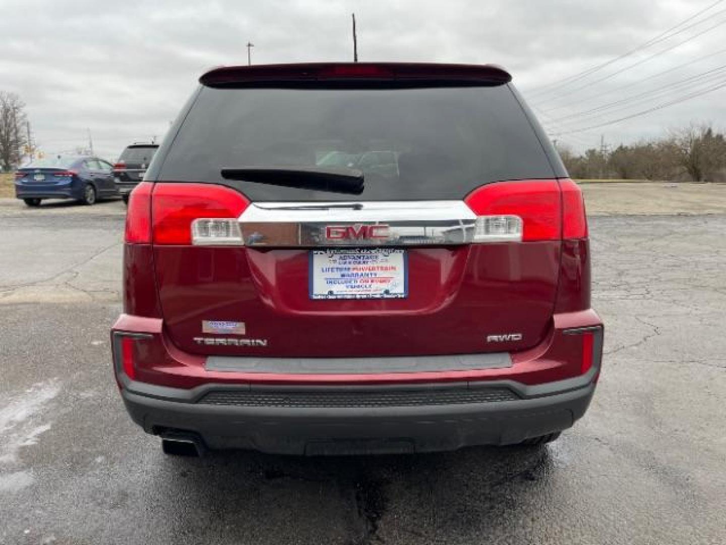 2017 Crimson Red Tintcoat GMC Terrain SLE2 AWD (2GKFLSEKXH6) with an 2.4L L4 DOHC 16V engine, 6-Speed Automatic transmission, located at 1184 Kauffman Ave, Fairborn, OH, 45324, (937) 908-9800, 39.807365, -84.029114 - Photo#4