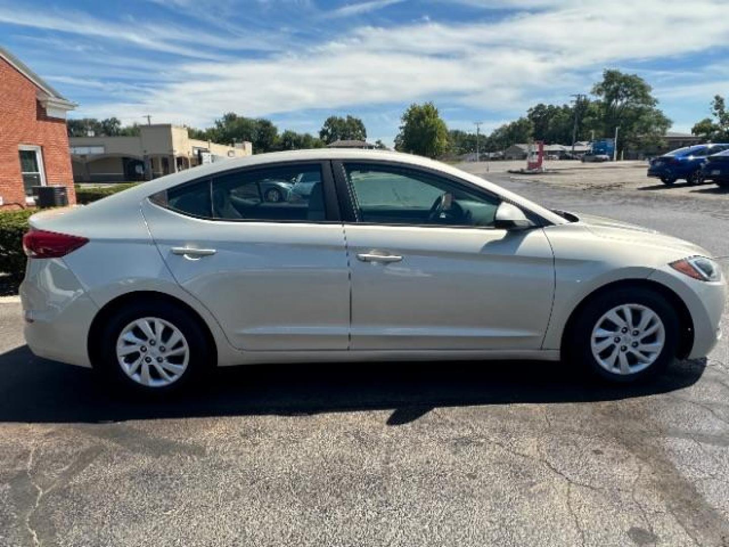 2017 Mineral Beige Pearl Hyundai Elantra SE 6AT (5NPD74LF7HH) with an 1.8L L4 DOHC 16V engine, 6-Speed Automatic transmission, located at 1230 East Main St, Xenia, OH, 45385, (937) 908-9800, 39.687321, -83.910294 - Photo#5