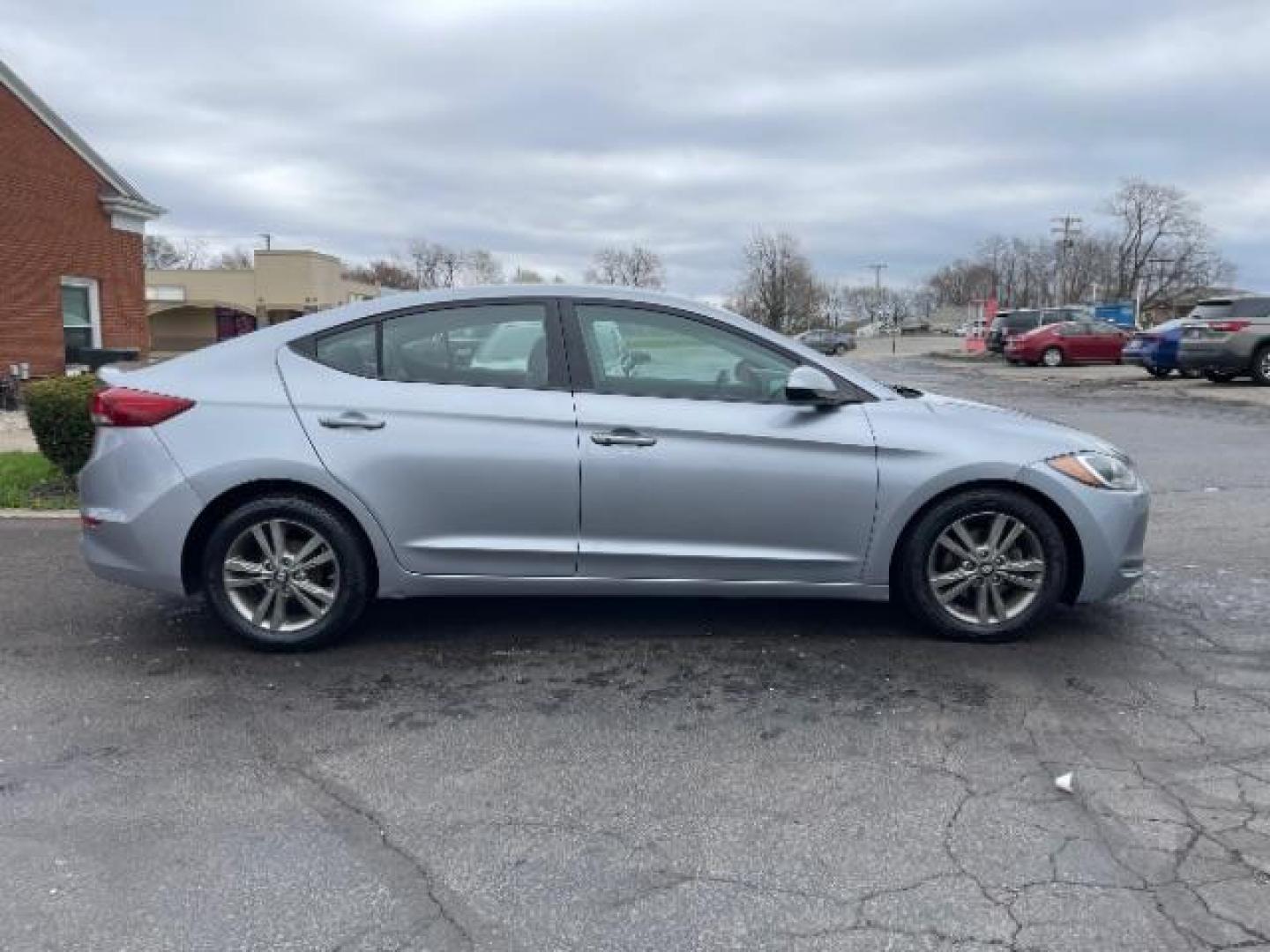 2017 Gray Hyundai Elantra SE (5NPD84LF1HH) , located at 880 E. National Road, Vandalia, OH, 45377, (937) 908-9800, 39.892189, -84.181015 - Photo#3