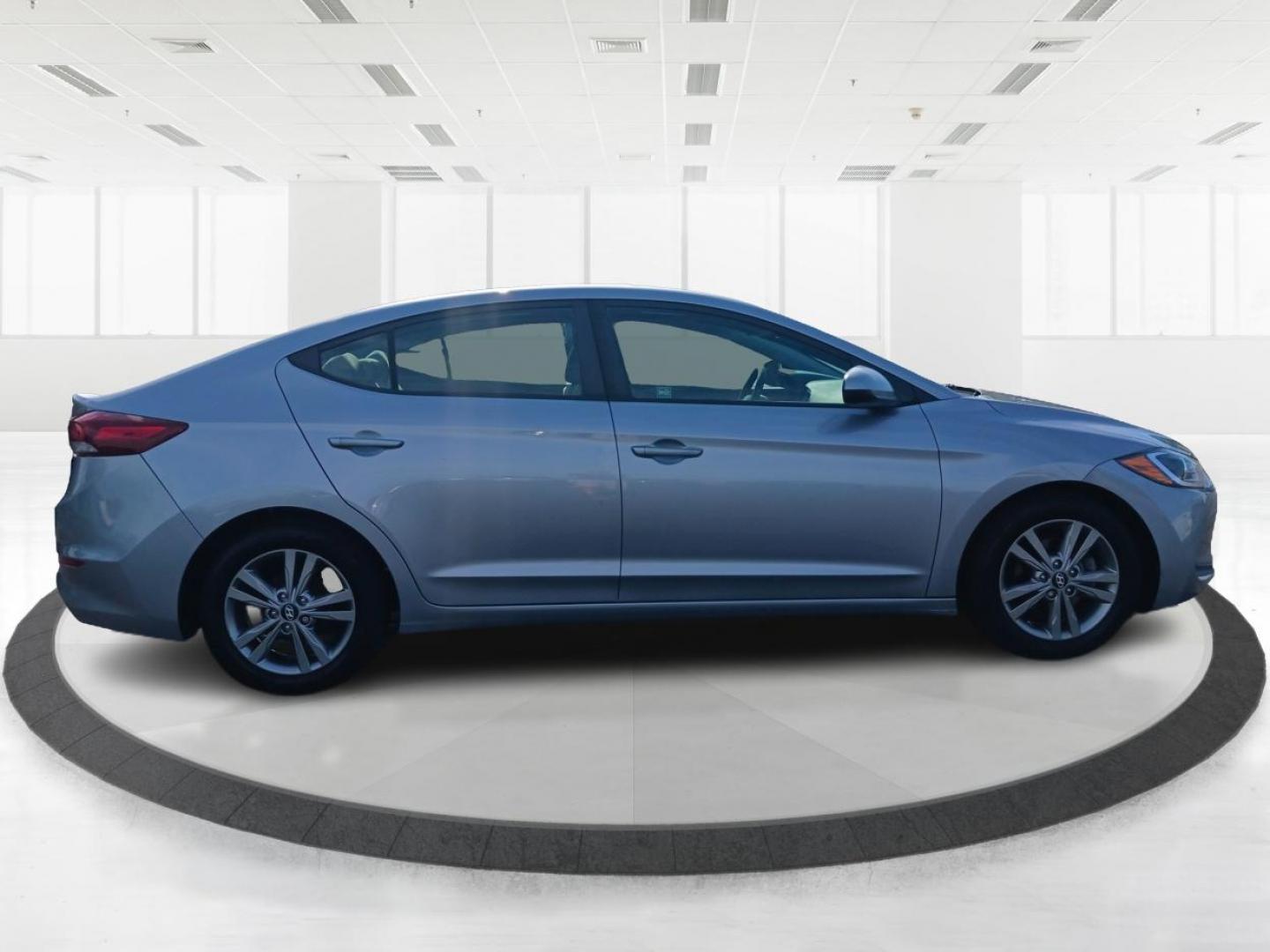 2017 Gray Hyundai Elantra SE (5NPD84LF3HH) , located at 1184 Kauffman Ave, Fairborn, OH, 45324, (937) 908-9800, 39.807365, -84.029114 - Photo#1