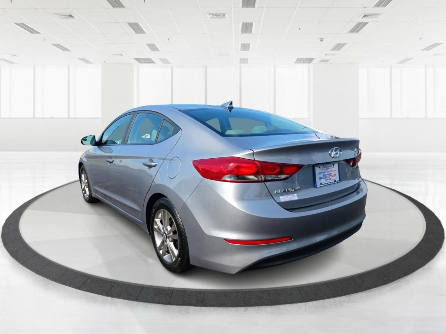 2017 Gray Hyundai Elantra SE (5NPD84LF3HH) , located at 1184 Kauffman Ave, Fairborn, OH, 45324, (937) 908-9800, 39.807365, -84.029114 - Photo#4