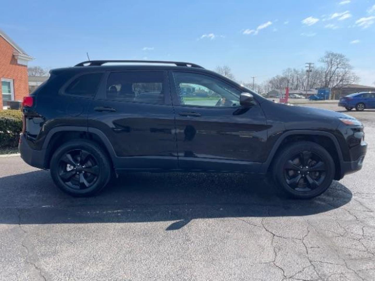 2017 DB Black Pearl Coat Jeep Cherokee Sport 4WD (1C4PJMAB8HW) with an 2.4L L4 DOHC 16V engine, 9-Speed Automatic transmission, located at 1099 N County Rd 25A, OH, 45373, (937) 908-9800, 40.057079, -84.212883 - Photo#4