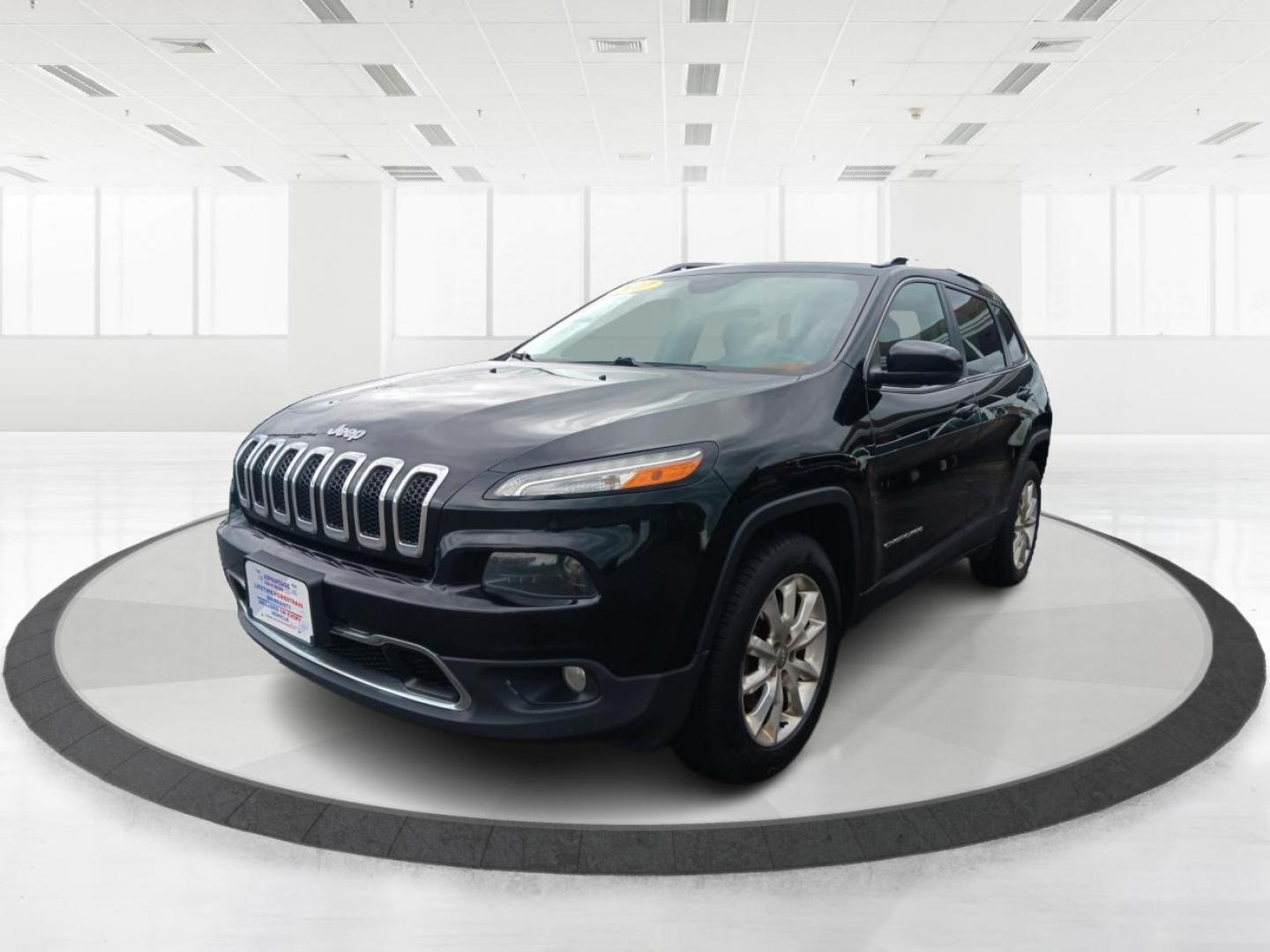 2017 DB Black Pearl Coat Jeep Cherokee Limited 4WD (1C4PJMDBXHW) with an 2.4L L4 DOHC 16V engine, 9-Speed Automatic transmission, located at 4508 South Dixie Dr, Moraine, OH, 45439, (937) 908-9800, 39.690136, -84.216438 - Photo#7