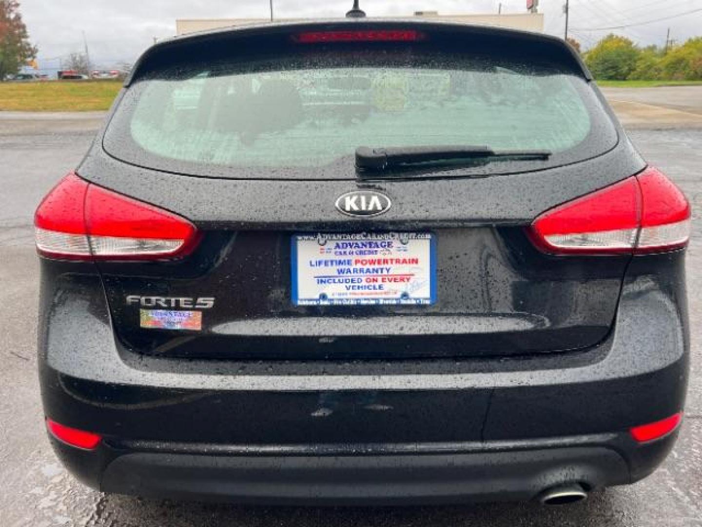 2017 Aurora Black Kia Forte 5-Door LX (KNAFK5A80H5) with an 2.0L L4 DOHC 16V engine, 6-Speed Automatic transmission, located at 880 E. National Road, Vandalia, OH, 45377, (937) 908-9800, 39.892189, -84.181015 - Photo#4