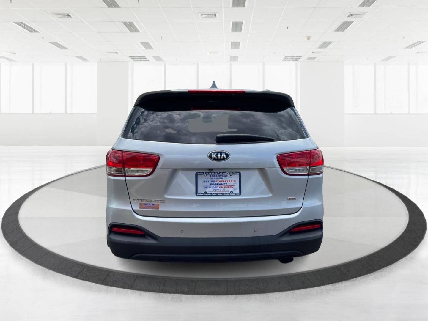 2017 Kia Sorento LX AWD (5XYPGDA32HG) with an 2.4L L4 DOHC 16V engine, 6-Speed Automatic transmission, located at 401 Woodman Dr, Riverside, OH, 45431, (937) 908-9800, 39.760899, -84.123421 - 2017 Kia Sorento LX AWD - Photo#3