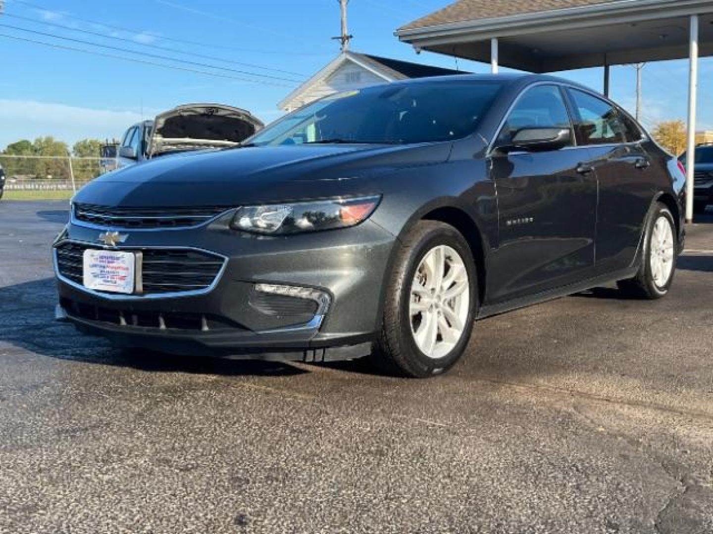 2018 Nightfall Gray Metallic Chevrolet Malibu LT (1G1ZD5ST9JF) with an 1.5L L4 DOHC 16V engine, 6-Speed Automatic transmission, located at 1230 East Main St, Xenia, OH, 45385, (937) 908-9800, 39.687321, -83.910294 - Photo#2