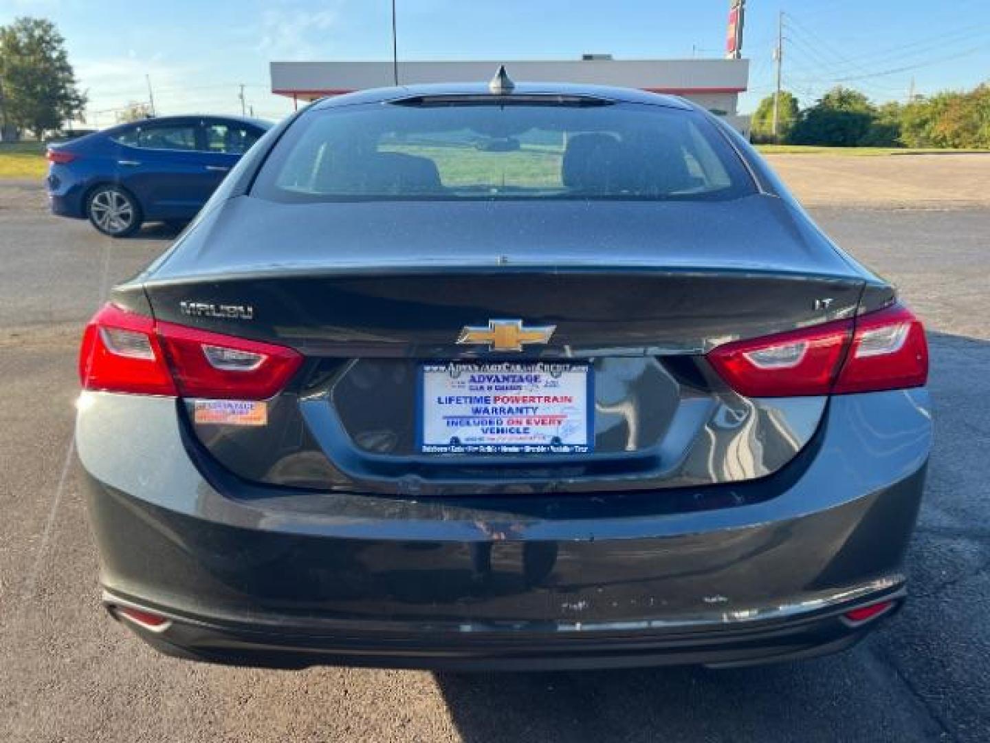 2018 Nightfall Gray Metallic Chevrolet Malibu LT (1G1ZD5ST9JF) with an 1.5L L4 DOHC 16V engine, 6-Speed Automatic transmission, located at 1230 East Main St, Xenia, OH, 45385, (937) 908-9800, 39.687321, -83.910294 - Photo#4