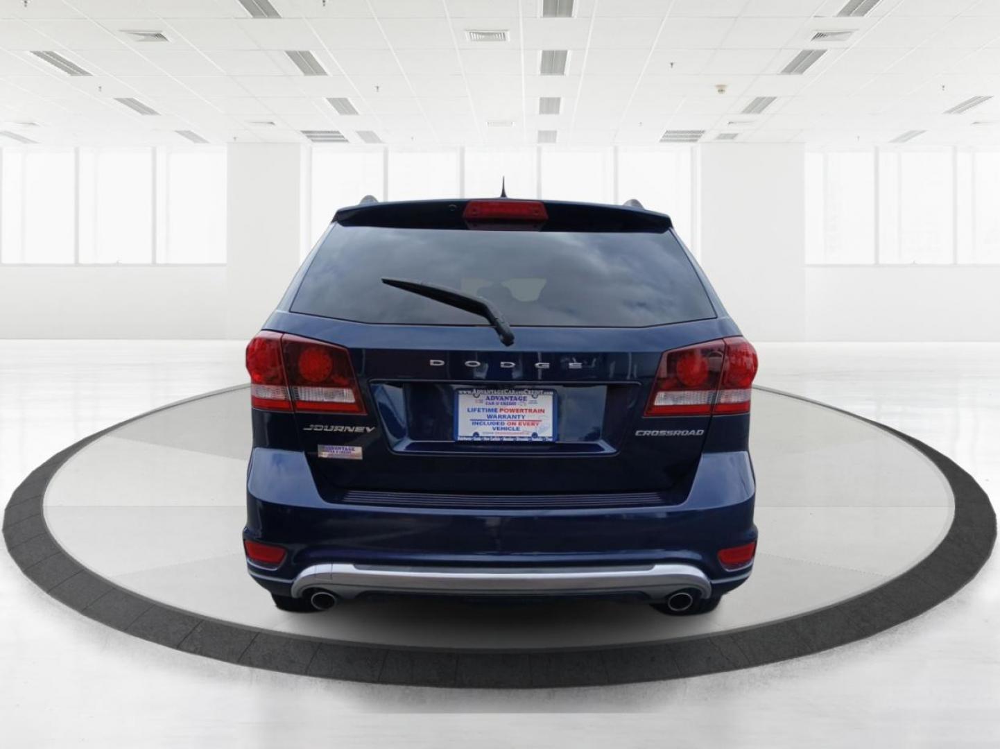 2018 Contusion Blue Pearl Coat Dodge Journey Crossroad FWD (3C4PDCGG2JT) with an 3.6L V6 DOHC 24V engine, 4A transmission, located at 1230 East Main St, Xenia, OH, 45385, (937) 908-9800, 39.687321, -83.910294 - Photo#3