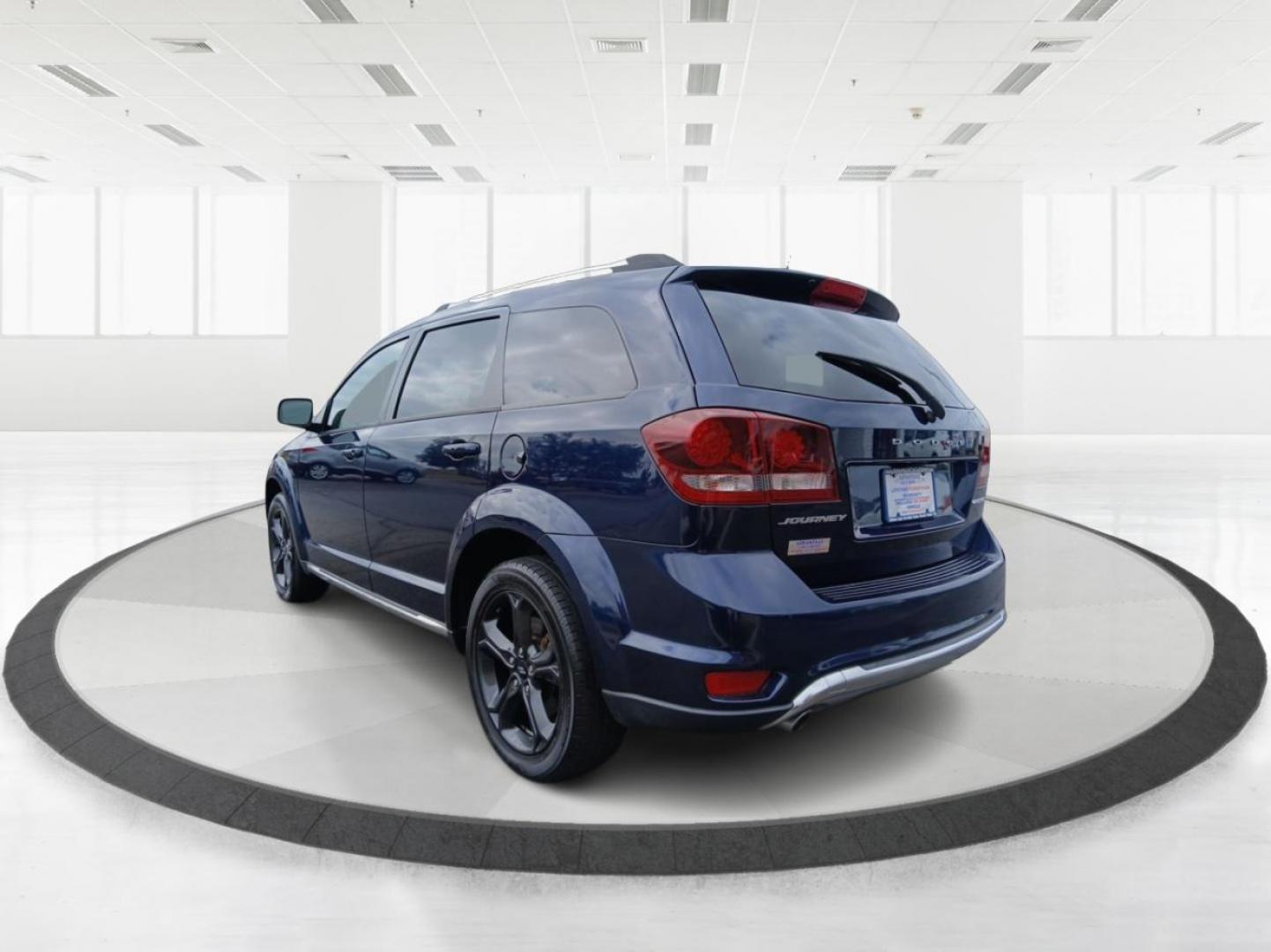 2018 Contusion Blue Pearl Coat Dodge Journey Crossroad FWD (3C4PDCGG2JT) with an 3.6L V6 DOHC 24V engine, 4A transmission, located at 1230 East Main St, Xenia, OH, 45385, (937) 908-9800, 39.687321, -83.910294 - Photo#4