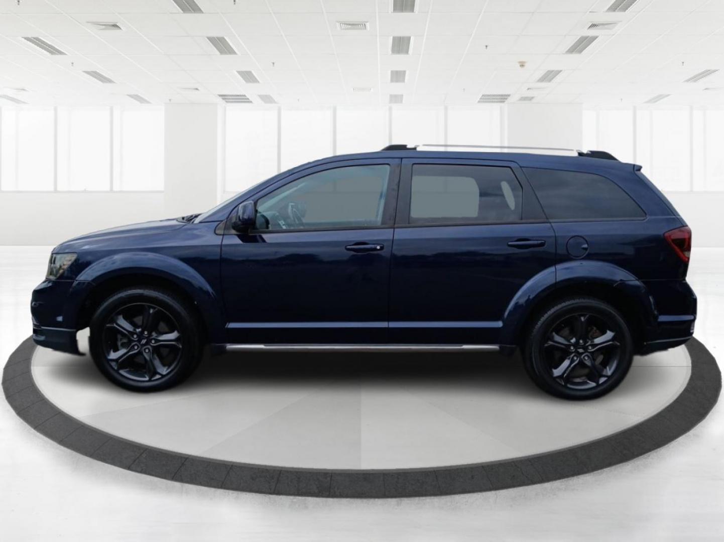 2018 Contusion Blue Pearl Coat Dodge Journey Crossroad FWD (3C4PDCGG2JT) with an 3.6L V6 DOHC 24V engine, 4A transmission, located at 1230 East Main St, Xenia, OH, 45385, (937) 908-9800, 39.687321, -83.910294 - Photo#5