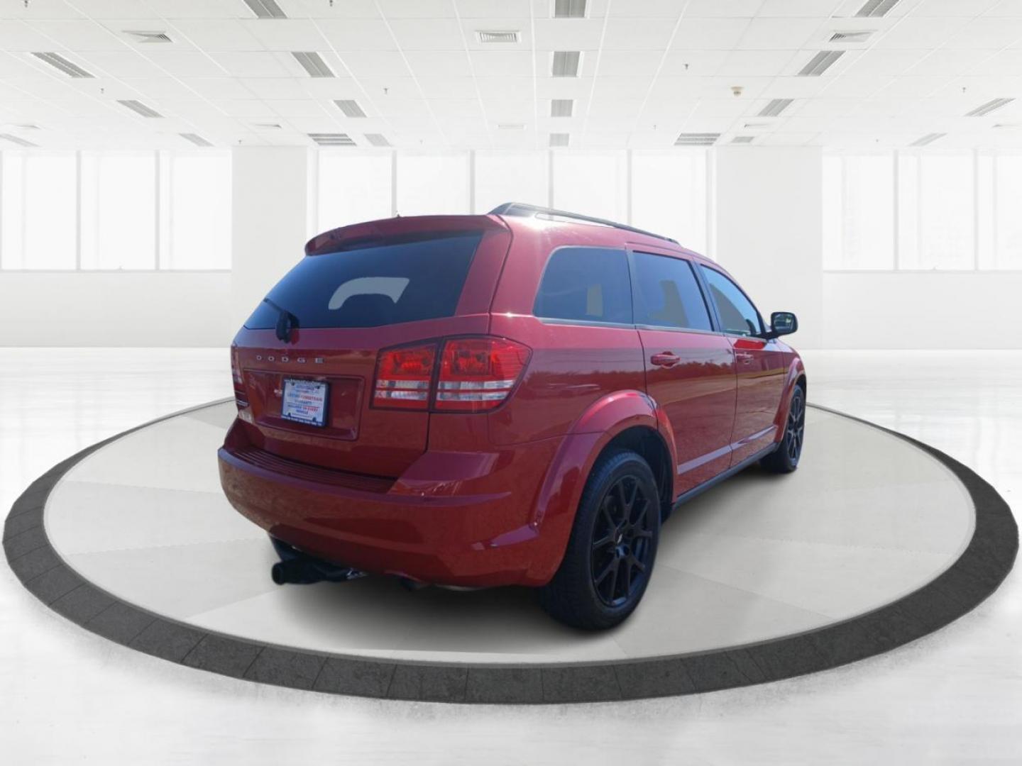 2018 Redline 2 Pearl Coat Dodge Journey SE (3C4PDCAB2JT) with an 2.4L L4 DOHC 16V engine, 4A transmission, located at 4508 South Dixie Dr, Moraine, OH, 45439, (937) 908-9800, 39.690136, -84.216438 - Photo#2