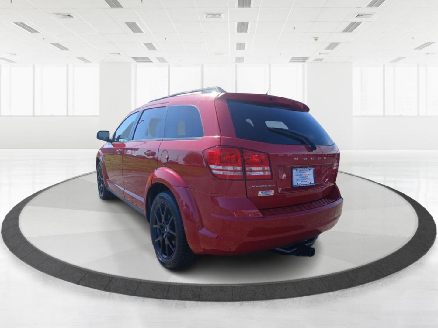 2018 Redline 2 Pearl Coat Dodge Journey SE (3C4PDCAB2JT) with an 2.4L L4 DOHC 16V engine, 4A transmission, located at 4508 South Dixie Dr, Moraine, OH, 45439, (937) 908-9800, 39.690136, -84.216438 - Photo#4