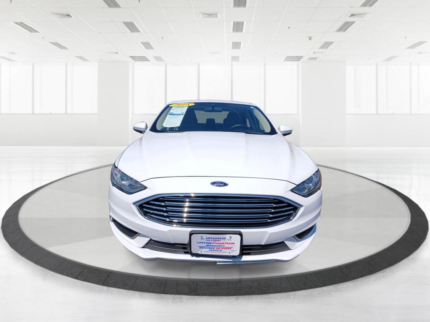 2018 White Platinum Metallic Tri-Coat Ford Fusion SE (3FA6P0HD3JR) with an 1.5L L4 DOHC 16V engine, 6A transmission, located at 401 Woodman Dr, Riverside, OH, 45431, (937) 908-9800, 39.763779, -84.122063 - Photo#6