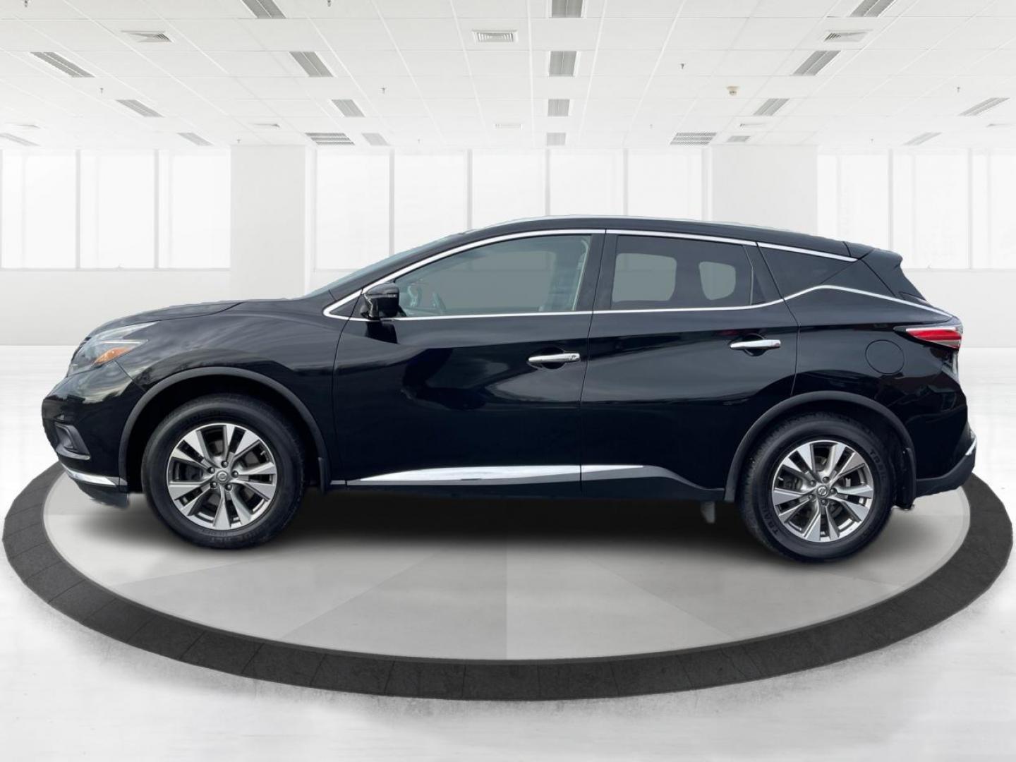 2018 Nissan Murano SL AWD (5N1AZ2MH1JN) with an 3.5L V6 DOHC 24V engine, Continuously Variable Transmission transmission, located at 8750 N County Rd 25A, Piqua, OH, 45356, (937) 908-9800, 40.164391, -84.232513 - 2018 Nissan Murano SL AWD - Photo#5