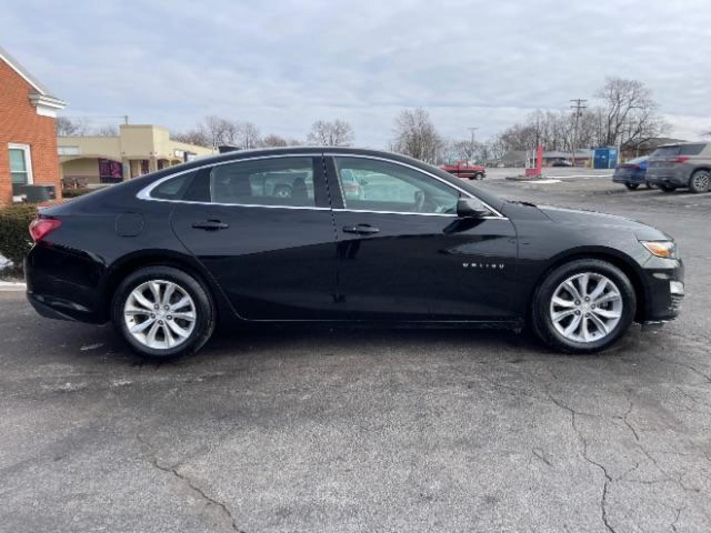 2019 Black Chevrolet Malibu LT (1G1ZD5ST4KF) with an 1.5L L4 DOHC 16V engine, 6-Speed Automatic transmission, located at 1951 S Dayton Lakeview Rd., New Carlisle, OH, 45344, (937) 908-9800, 39.890999, -84.050255 - Photo#3