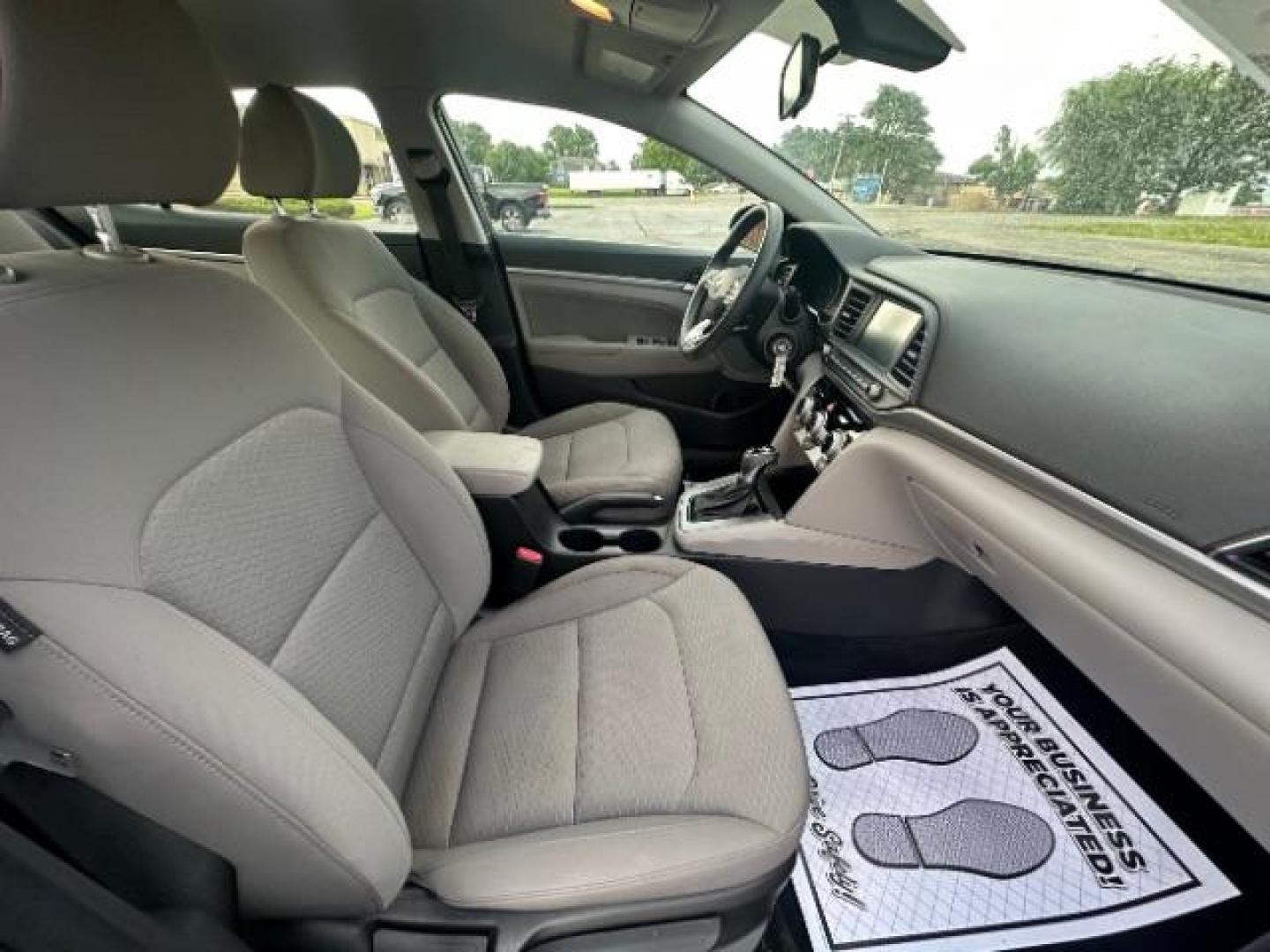 2019 Galactic Gray Hyundai Elantra Limited (KMHD84LF9KU) with an 1.8L L4 DOHC 16V engine, 6-Speed Automatic transmission, located at 1230 East Main St, Xenia, OH, 45385, (937) 908-9800, 39.687321, -83.910294 - Photo#9