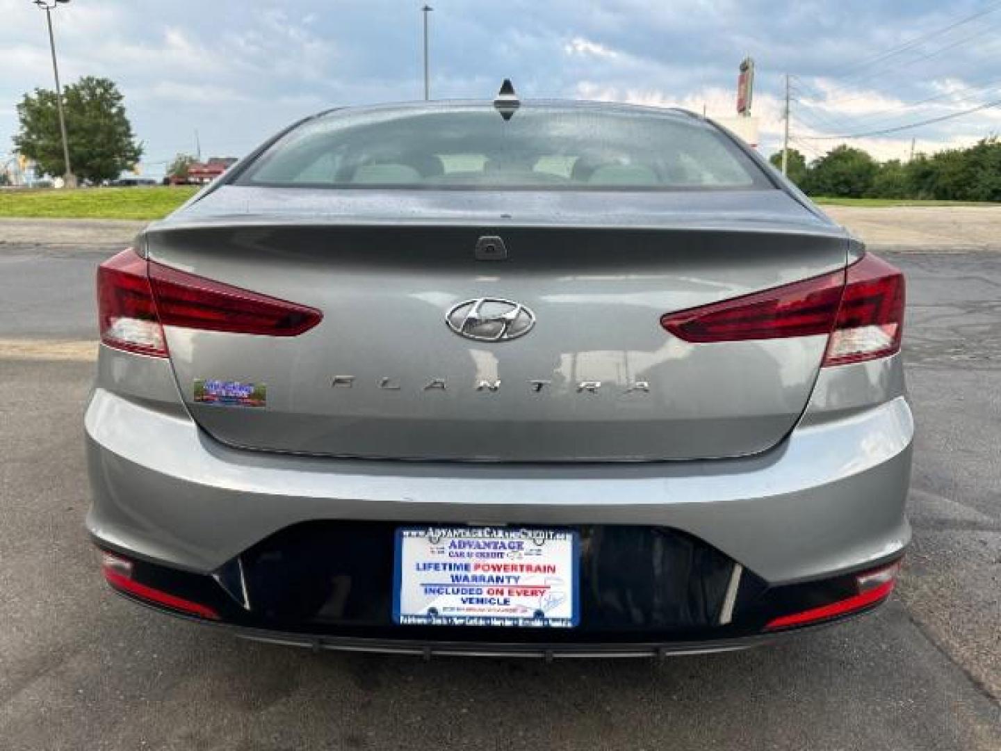 2019 Galactic Gray Hyundai Elantra Limited (KMHD84LF9KU) with an 1.8L L4 DOHC 16V engine, 6-Speed Automatic transmission, located at 1230 East Main St, Xenia, OH, 45385, (937) 908-9800, 39.687321, -83.910294 - Photo#4