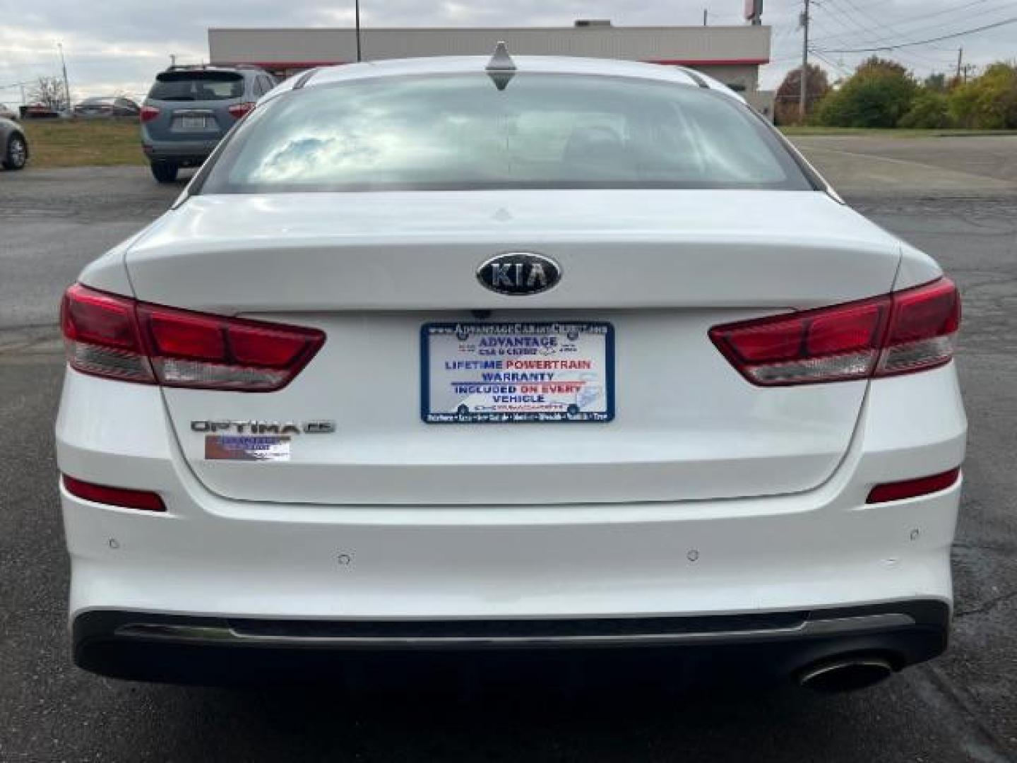 2019 Snow White Pearl Kia Optima LX (5XXGT4L30KG) with an 2.4L L4 DOHC 16V engine, 6-Speed Automatic transmission, located at 4508 South Dixie Dr, Moraine, OH, 45439, (937) 908-9800, 39.690136, -84.216438 - Photo#4